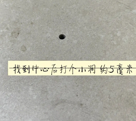 北碚瓷砖空鼓维修公司专业解答在瓷砖铺贴过程中，如果砂料搅拌不均匀，将会带来以下问题